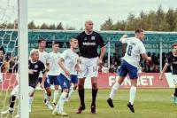 Pesepak Bola Tertinggi Sepanjang Sejarah, Siapa Dia?