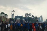 Polisi Tembakkan Bom Asap dan Tangkap Demonstran