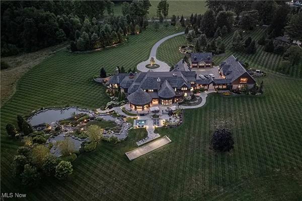 Jelang Pernikahan, Taylor Swift Incar Rumah Mewah di Kampung Halaman Travis Kelce