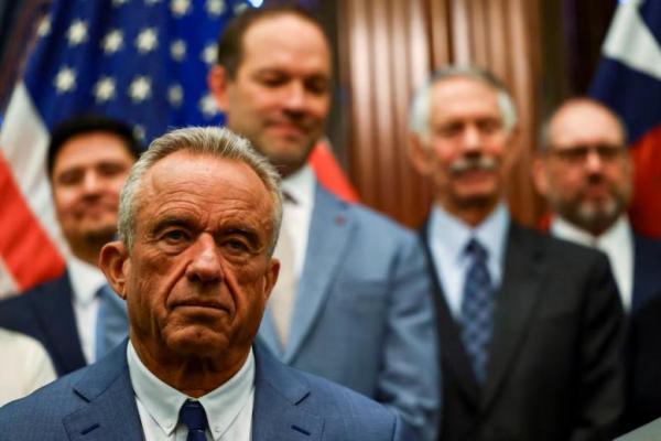 Direktur CDC yang Dipecat Berselisih dengan Kennedy soal Vaksin