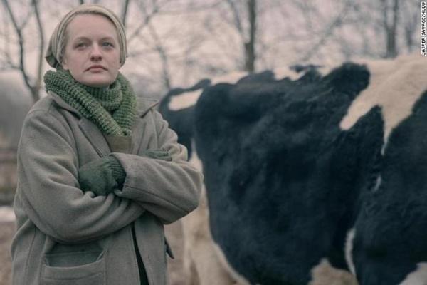 The Handmaid`s Tale S4E1 `Pigs`: Jane dkk Jadi Buronan Gilead