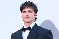 Aktor Tampan Jacob Elordi Berubah Jadi Monster di Film Frankenstein