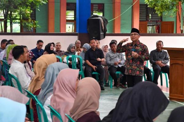 Kementerian Pendidikan Dasar dan Menengah (Kemdikdasmen) membuka ruang dialog dengan masyarakat guna menyerap aspirasi secara langsung dari berbagai pemangku kepentingan (stakeholder) pendidikan.