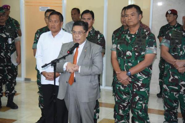 Ketua Komisi I DPR RI Utut Adianto menegaskan bahwa seluruh pihak harus menjaga persatuan dan kesatuan bangsa di tengah dinamika nasional yang berkembang.