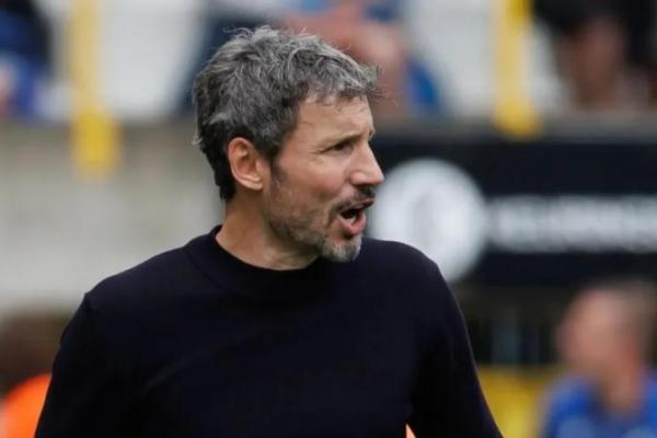 Legenda Belanda, Mark van Bommel mengakui bahwa dia pernah mendapatkan tawaran sebagai pelatih Rangers. Namun, pinangan dari klub Skotlandia itu pada akhirnya hilang begitu saja.