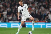 Alami Patah Tangan, Bek Inggris Bersumpah Tetap Tampil