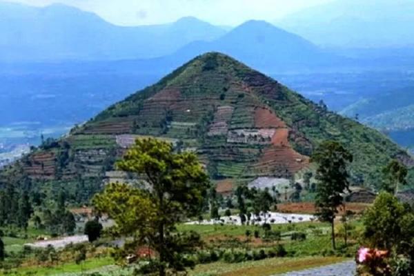 Asal Usul Penamaan Gunung Padang di Cianjur, Jawa Barat