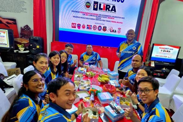 Generasi muda perlu bergerak melawan praktik-praktik korupsi yang merusak generasi muda, masyarakat dan bangsa.