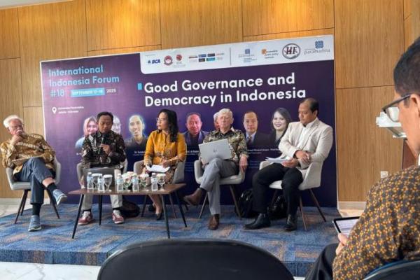 Dunia akademik memiliki peran penting dalam memperkuat fondasi demokrasi dan tata kelola yang baik di Indonesia. 