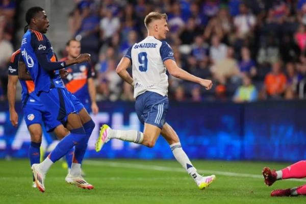 Eks Striker Klub Gurem Saingi Messi Raih Sepatu Emas