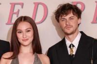 Sukses Berperan di The Summer I Turned Pretty, Christopher Briney Gabung di Hacks Season 5