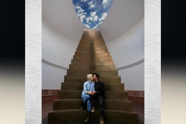 Diberi Ucapan Selamat Menikah, Begini Foto Mesra Keanu Reeves dan Alexandra Grant