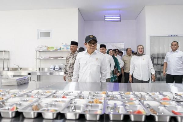Menko Muhaimin Pastikan Pemerintah Serius Evaluasi Program MBG untuk Maksimalkan Manfaat