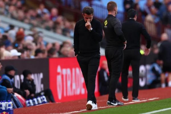 Timnya Dirugikan, Pelatih Fulham Pertanyakan Kualitas Wasit