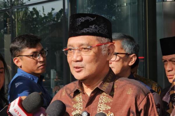 Menteri Haji Serahkan 200 Nama Calon Pejabat ke KPK untuk Ditelusuri