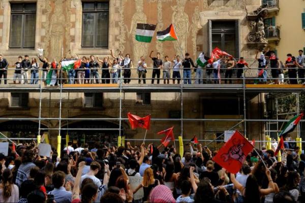 Demonstran Eropa Tutup Jalan dan Merusak Toko Usai Armada Bantuan Gaza Diblokir