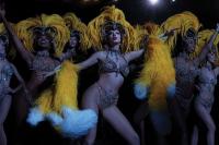 The Smashing Machine Dwayne Johnson Disalip Film `Showgirl` Taylor Swift di Box Office