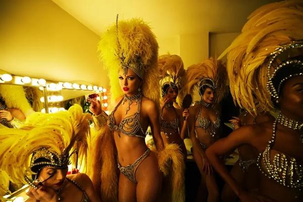 Fiktif atau Fakta? Kitty Jadi Sosok Sentral Kisah Lagu The Life of a Showgirl Taylor Swift 