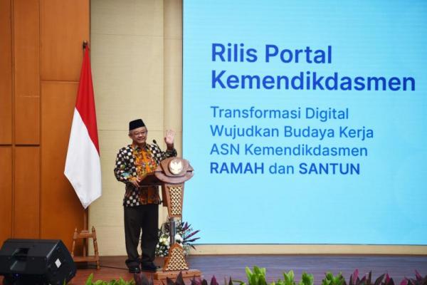 Menteri Pendidikan Dasar dan Menengah (Mendikdasmen), Abdul Mu`ti, meluncurkan sistem digital yang bertujuan memangkas birokrasi dalam pelayanan Aparatur Sipil Negara (ASN).