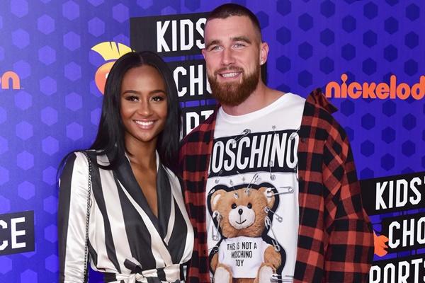 Apakah Taylor Swift Menyindir Kayla Nicole Mantan Pacar Travis Kelce di Lagu Opalite?