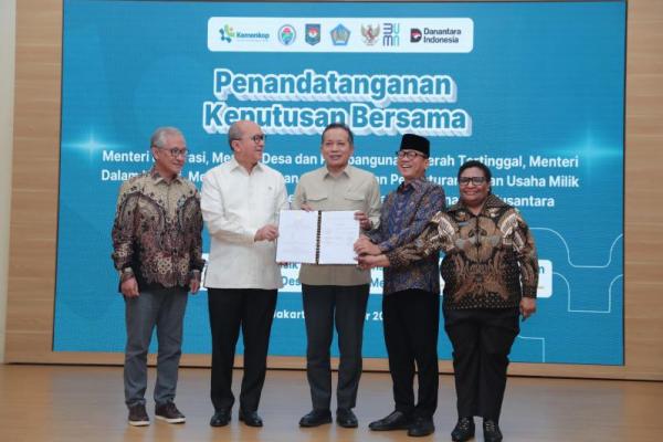 Mendes Teken Keputusan Bersama Percepatan Pembangunan Fisik Koperasi Desa