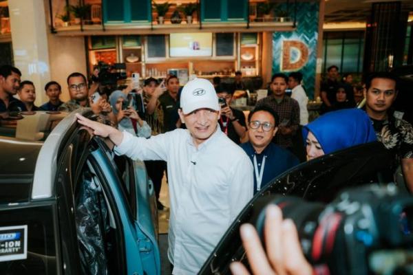 Tumbuhkan Industri Otomotif, Wagub Banten Apresiasi Tangsel Otozone