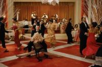 Diego Luna Cemas Menari Bersama Jennifer Lopez di Kiss of the Spider Woman