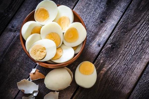 Sederhana Tapi Efektif, Rahasia Merebus Telur Anti Retak
