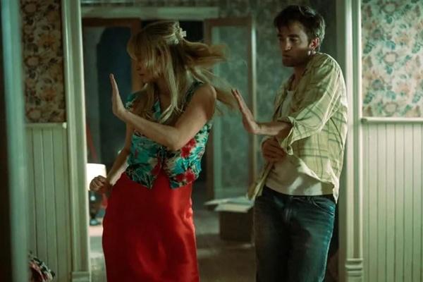 Robert Pattinson Makan dari Tempat Sampah di Rumah Jennifer Lawrence