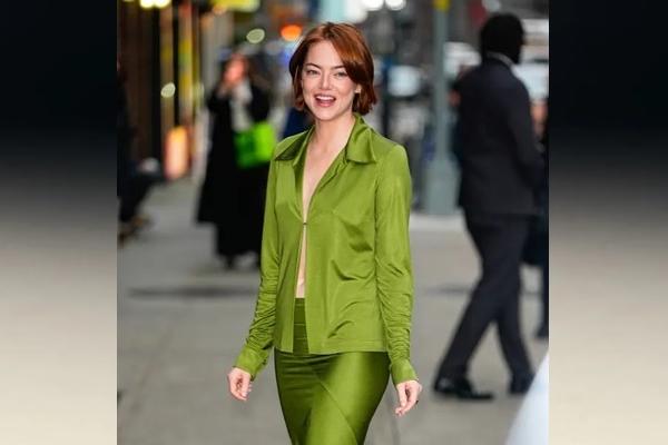 Emma Stone Tiru Gaya Ikonik Gwyneth Paltrow di Film Great Expectations