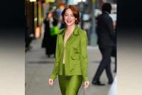 Emma Stone Tiru Gaya Ikonik Gwyneth Paltrow di Film Great Expectations