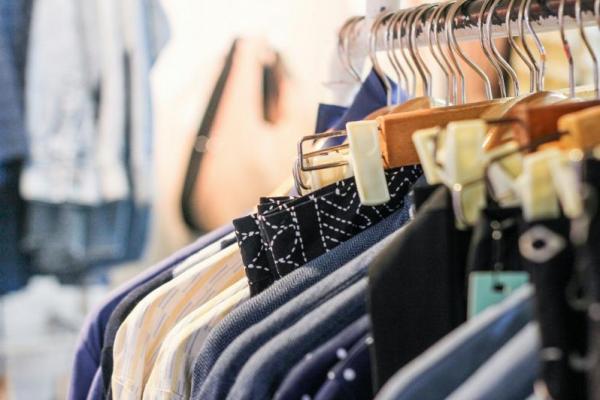 Rekomendasi Outfit Santai tapi Tetap Kece ke Mal