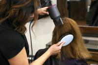 Smoothing Merusak Rambut, Fakta atau Mitos?