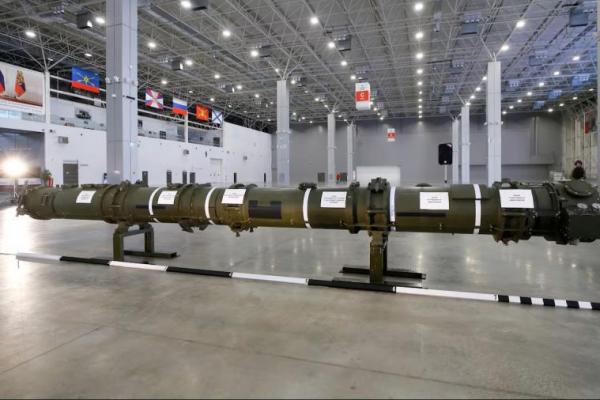 Rusia menyerang Ukraina dengan rudal jelajah yang mendorong Donald Trump untuk meninggalkan pakta pengendalian senjata nuklir dengan Moskow.