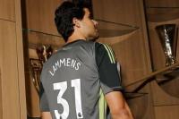 Senne Lammens Tegaskan Tak Ingin Jadi Schmeichel Baru