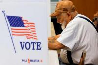 Perintah Trump yang Wajibkan Paspor untuk Memilih, Diblokir Hakim