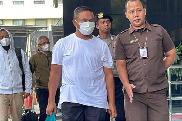 Gubernur Riau Tiba di KPK, Langsung Diperiksa Intensif