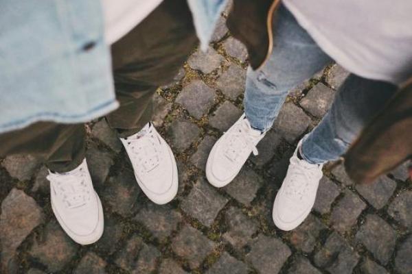 5 Benda Couple Tren Selain Baju yang Kekinian