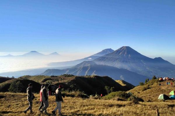 5 Wisata Gunung di Jawa Tengah yang Wajib Didaki