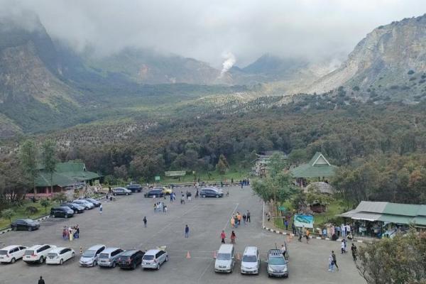 Gunung Papandayan, Destinasi Favorit Pendaki Pemula di Garut