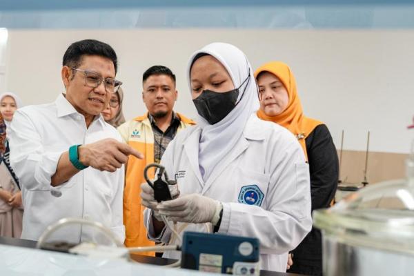 Menko PM Dorong SMK Terapkan Standar Tinggi untuk Tembus Pasar Kerja Global