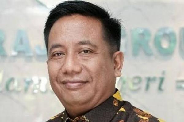 SK tersebut tidak memiliki dasar hukum yang jelas karena dalam AD/ART KADIN tidak ada mekanisme perpanjangan pengurus tanpa melalui musyawarah atau pembentukan.