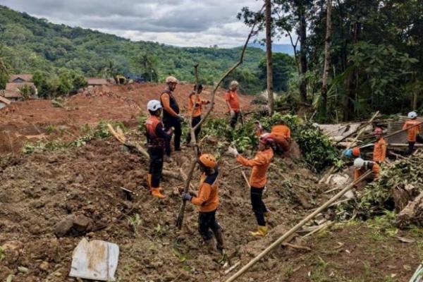 Korban Meninggal Longsor Cilacap Ditemukan Jadi 11 Orang