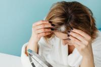 Mengapa Uban Muncul di Usia Muda? Ini Penjelasannya