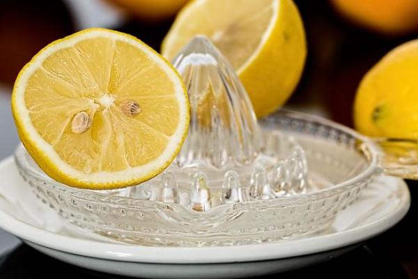 9 Efek Samping Minum Air Lemon Setiap Hari