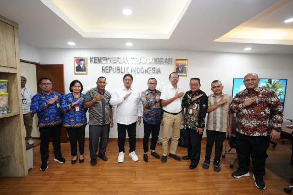 Bertemu Bupati Buru Selatan, Wamentrans Dukung Kawasan Transmigrasi Nelayan