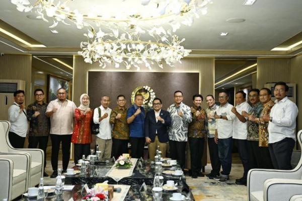 Adies Kadir Pastikan Pertamina Siap Kembalikan Hak Warga Surabaya