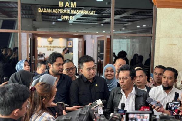 Adian Soroti Sisi Positif Thrifting: Ramah Lingkungan, Disukai Anak Muda