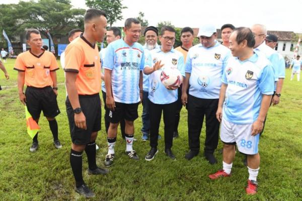 Mendes Luncurkan Hari Desa 2026 dan Kick Off Liga Desa