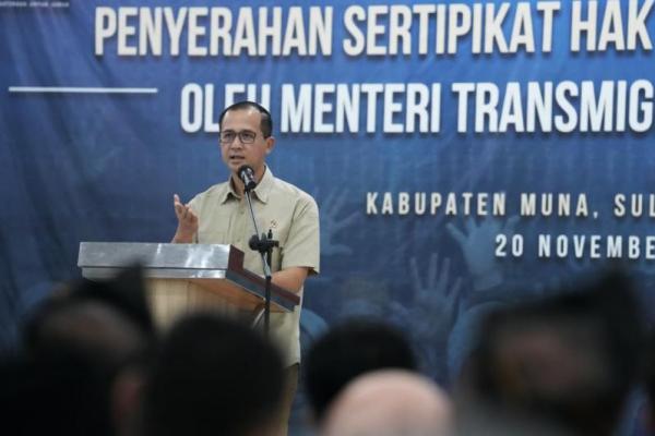 Menanti 16 Tahun, Akhirnya 402 Transmigran Muna Terima SHM dari Kementrans